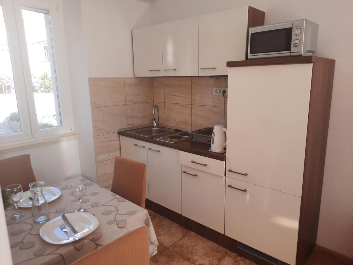 Apartments Villa Beba Komiža Exteriör bild